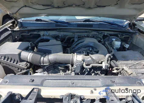 2017 Toyota Tacoma Sr5 V6 z USA, uszkodzony, nr VIN 3TMAZ5CN1HM026355